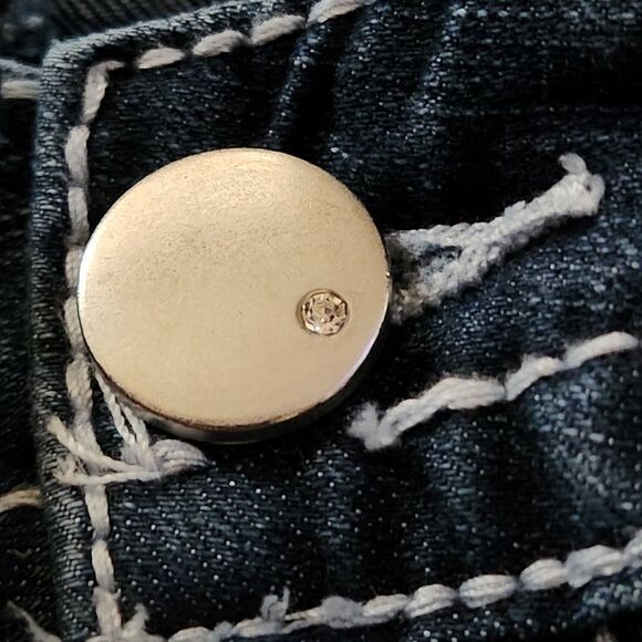 💇‍♀️Lane Bryant Blue Medium Wash White Embroider Stitch Capri Jeans Size 18 - Picture 5 of 10